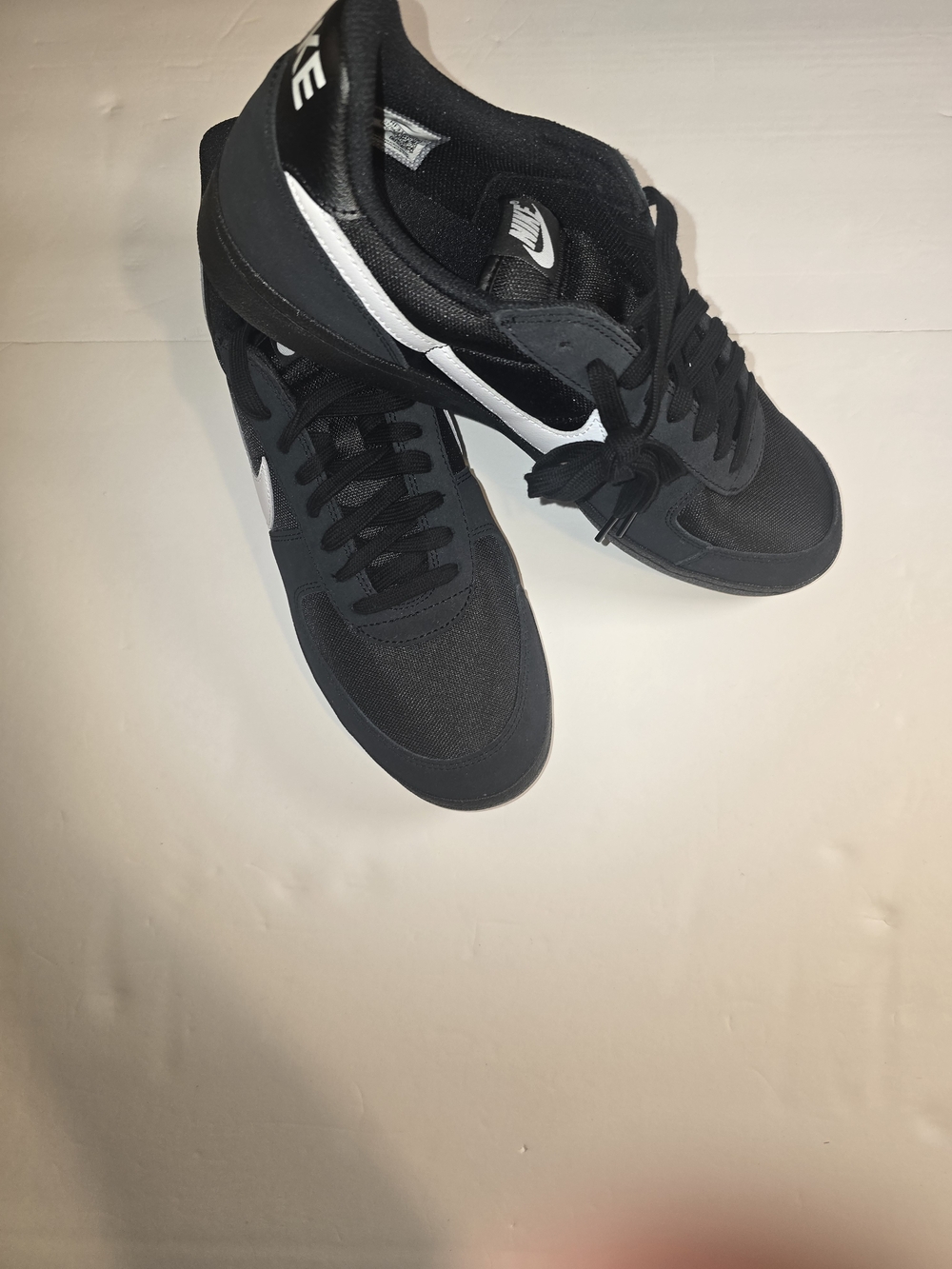 Nike Men's Black and White Athletic Shoes